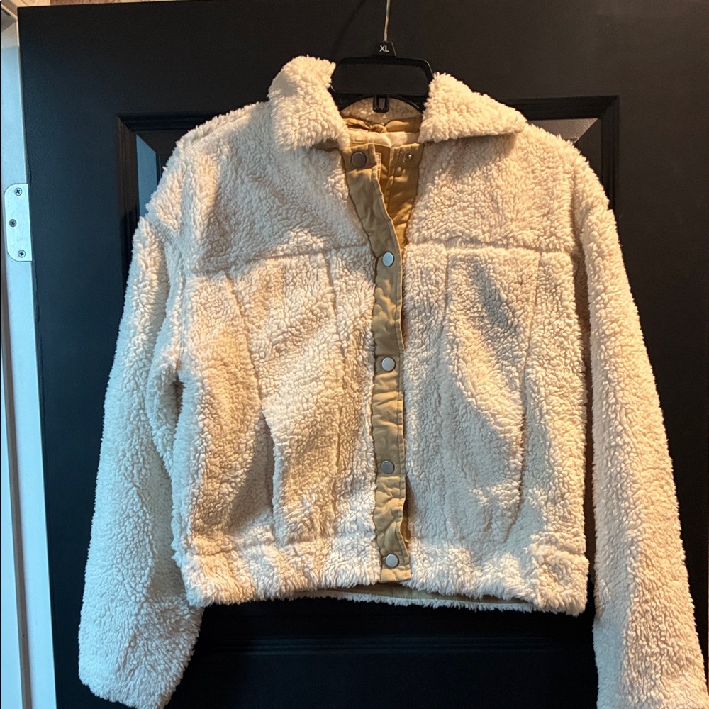 Universal Thread Off-White Teddy Jacket - Picture 1 of 10